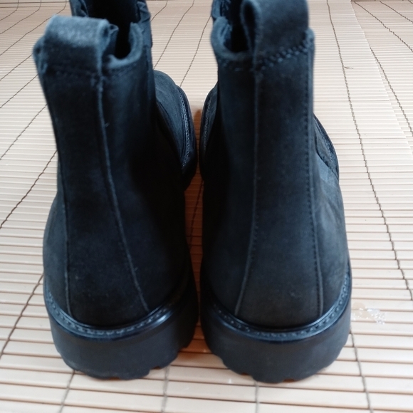 Kenneth Cole Reaction men's black suede pull on ch - Picture 6 of 9